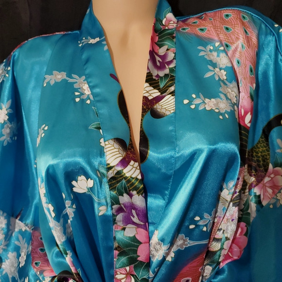 LONG KIMONO ROBE Peacock Floral SHINY BLUE SATIN Asian XXL Front Pockets - Picture 2 of 7